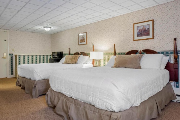 Coachman Inn image 24