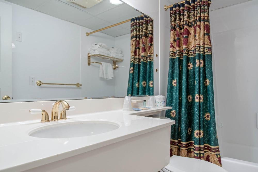 Room image 4