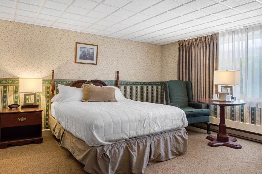 Room image 3