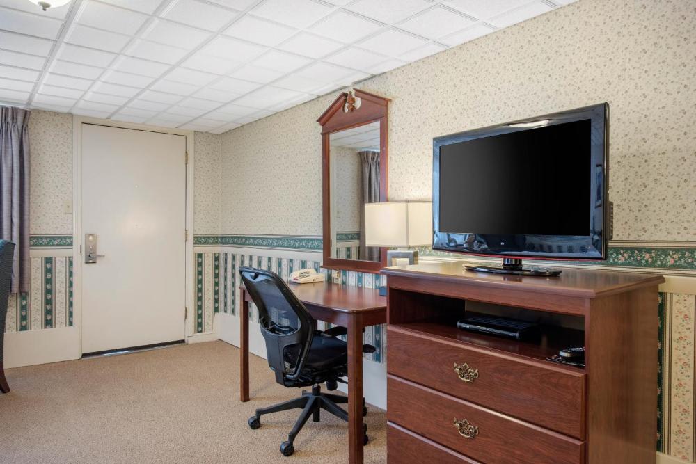 Room image 4